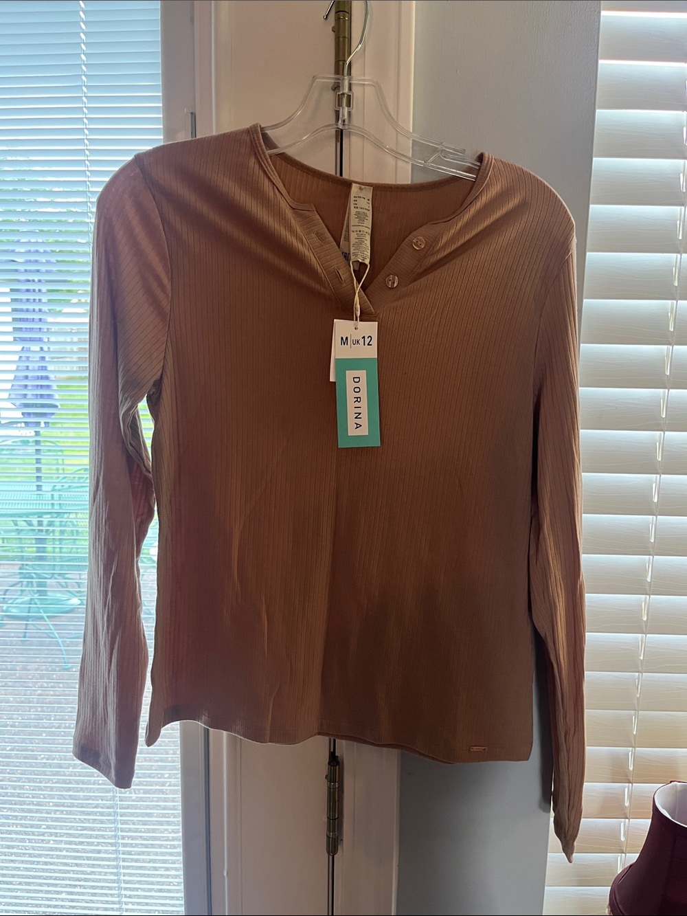 Dokinna Ribbed Long-Sleeve Henley Top — Camel Brown